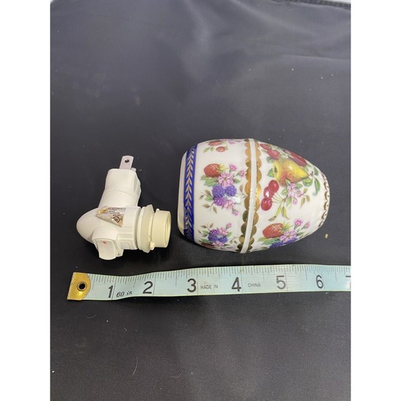Vintage Sorelle Fine Porcelain Fruit Egg Shape Night Light On Off Switch - Picture 3 of 3